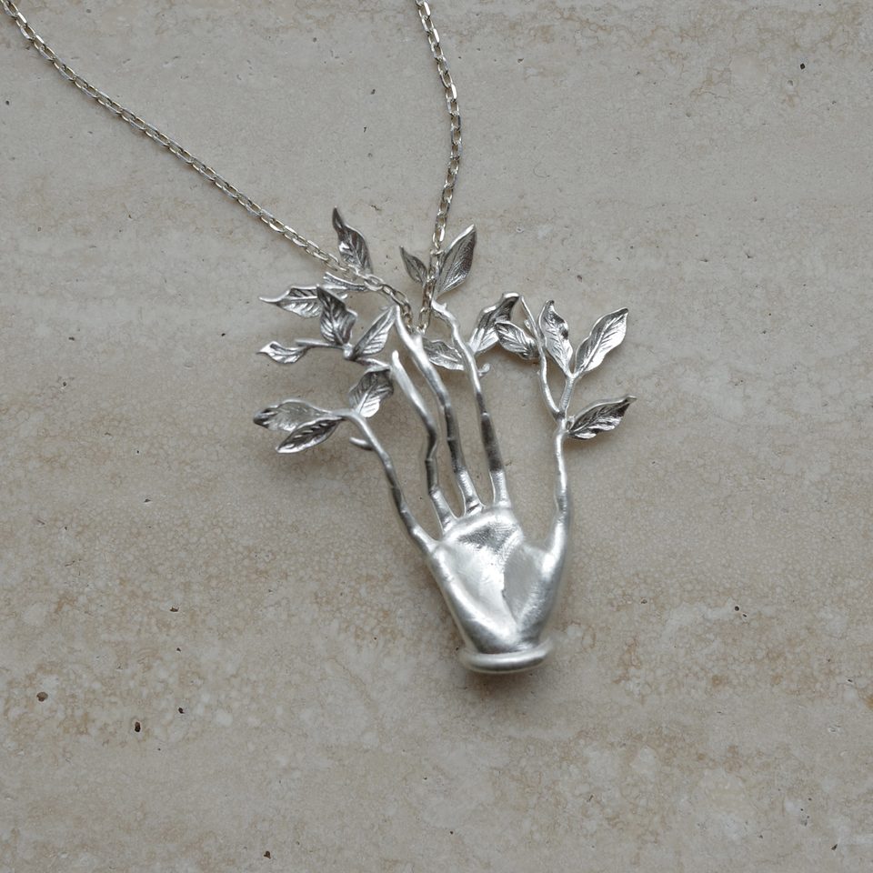 Le Fond Daphne’s Hand pendant, 925 silver, product photo (2)