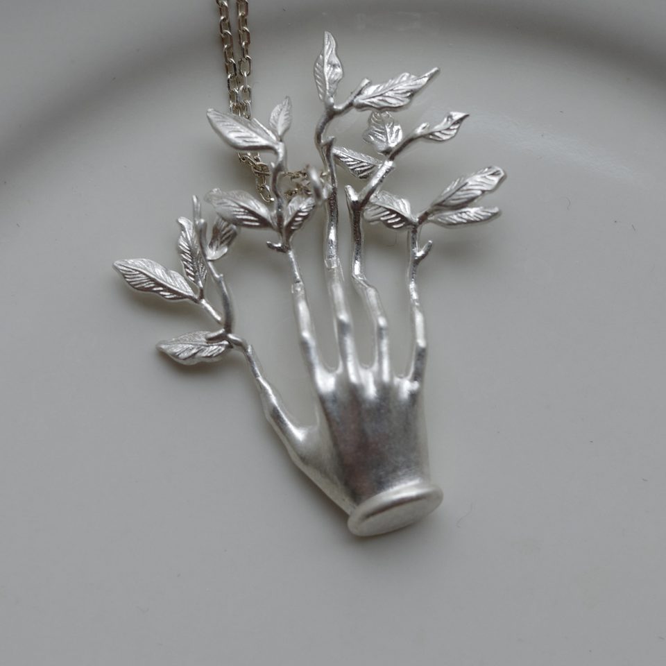 Le Fond Daphne’s Hand pendant, 925 silver, product photo (3)
