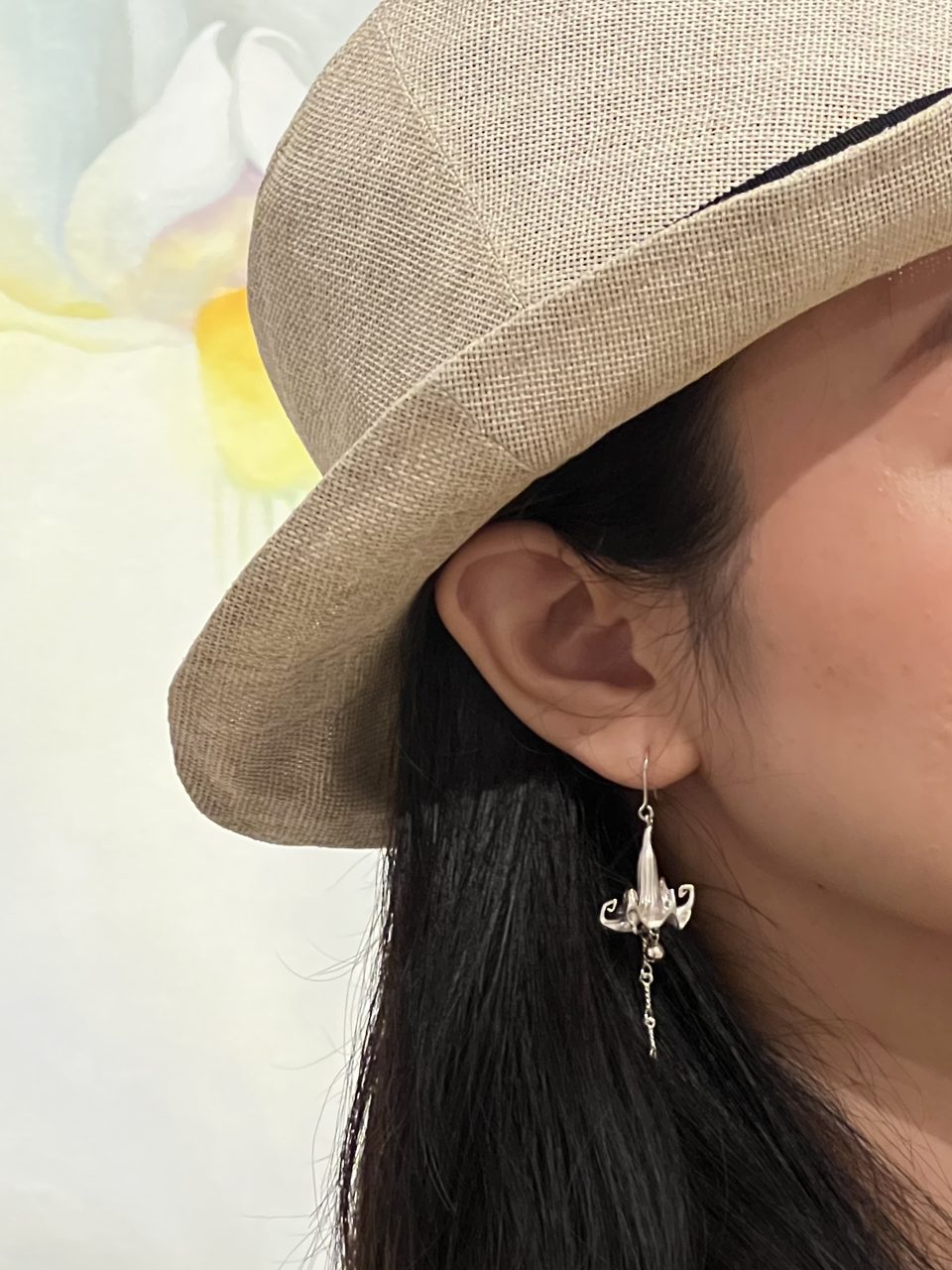 Le Fond Lily earrings, 925 silver, worn (1)