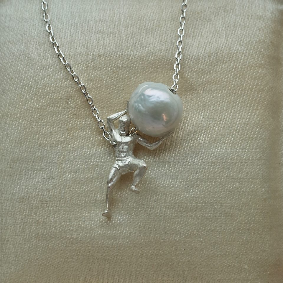 Le Fond Sisyphus pendant, 925 silver with a pearl or a silver obsidian, product photo (1)