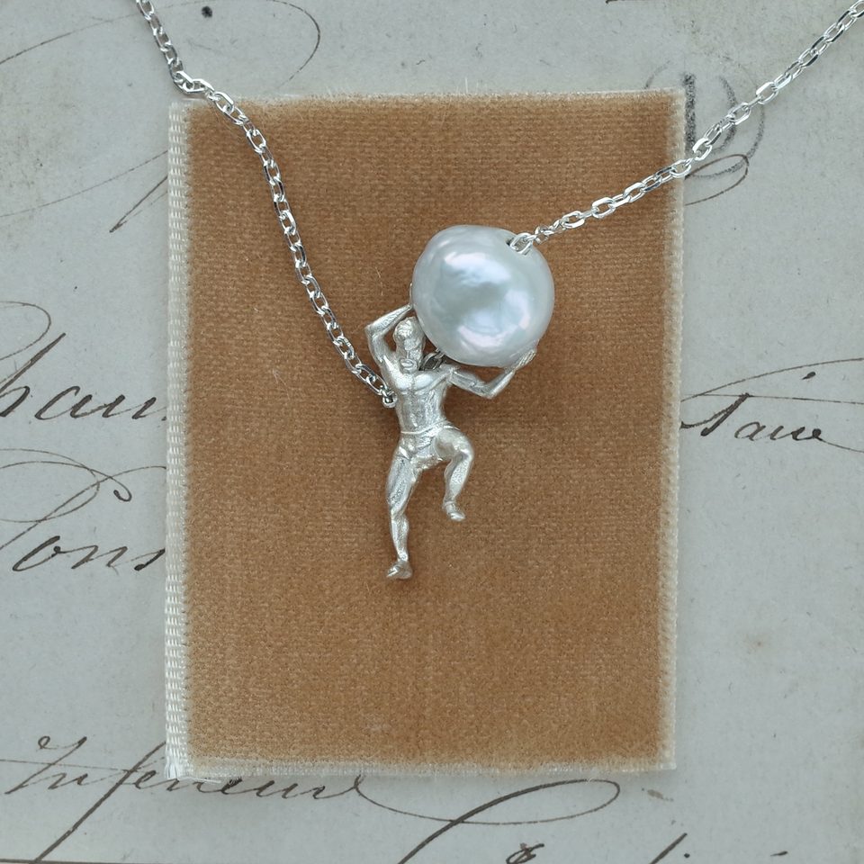 Le Fond Sisyphus pendant, 925 silver with a pearl or a silver obsidian, product photo (2)