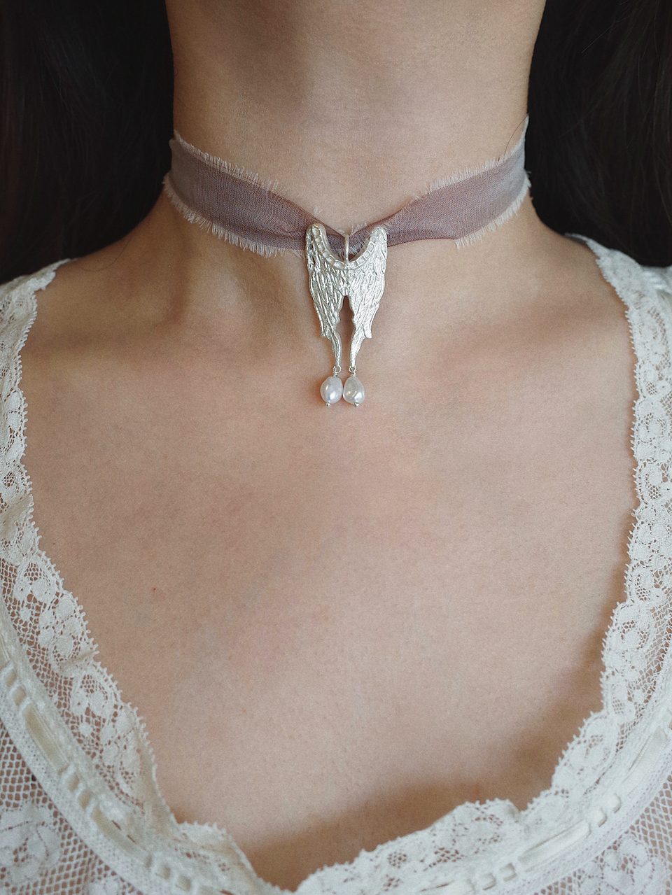 Le Fond Wings necklace, 925 silver on gauze or black lace, worn (1)